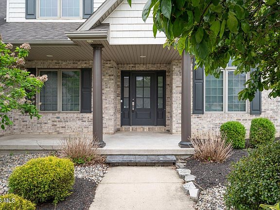 3rd image of 15641 Brookview Trl