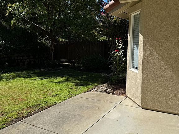 3rd image of 4047 Coldwater Dr