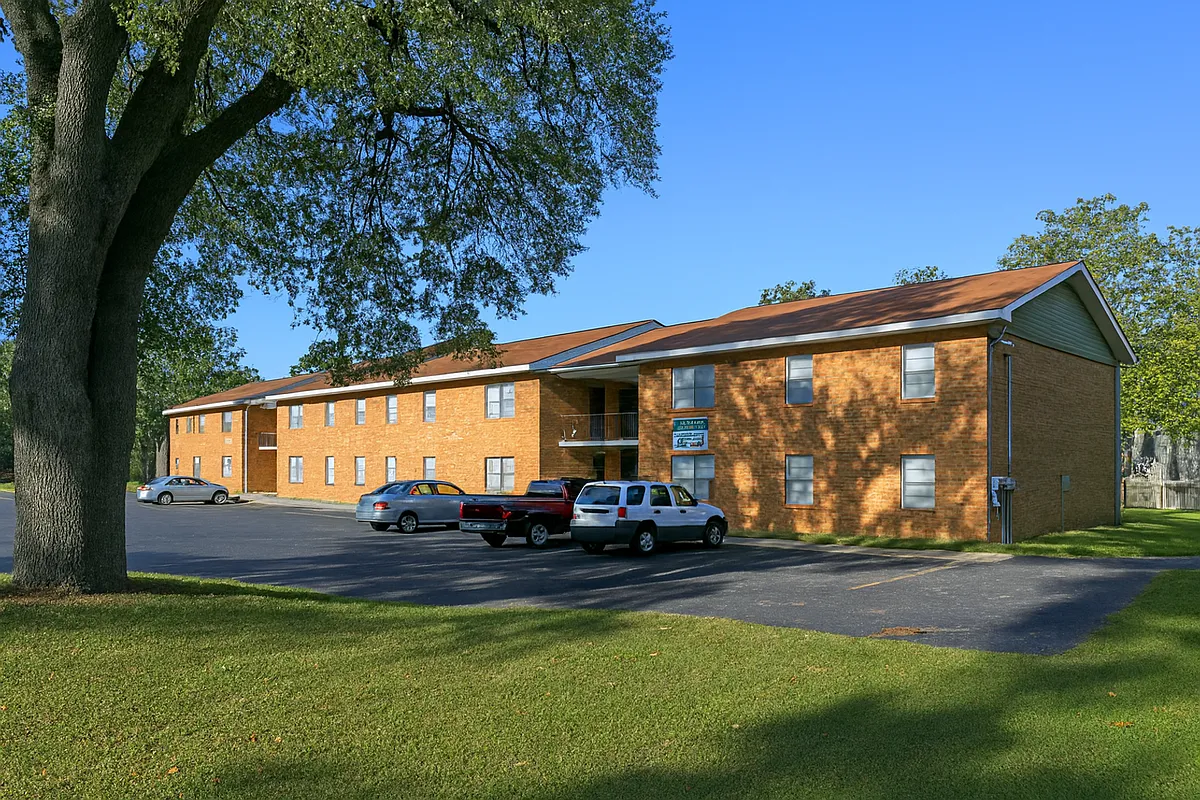 Building Photo - 110 N Lipona Rd