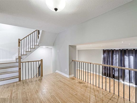 4th image of 90 Castlebury Cres #21