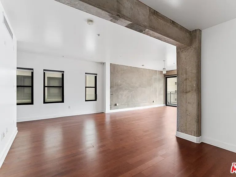 416 S Spring St #608 — Photo 10