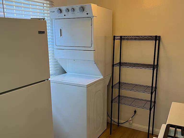 1442 W 27th St #1 — Photo 4