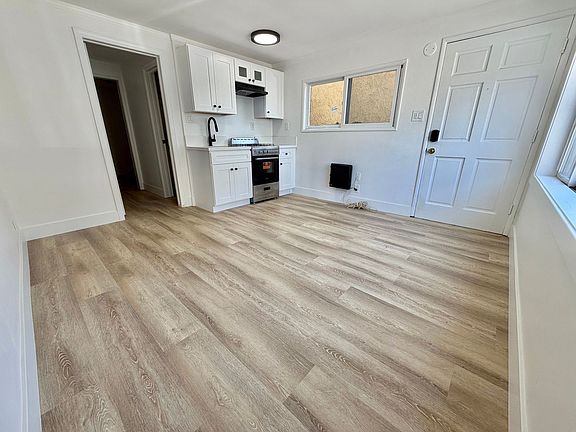 3rd image of 2420 Manhattan Ave #C