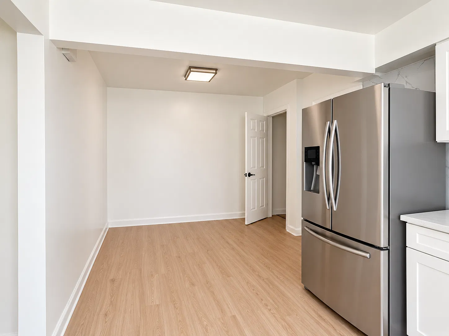 3 bed, 700 sqft, $3,400 — Photo 4