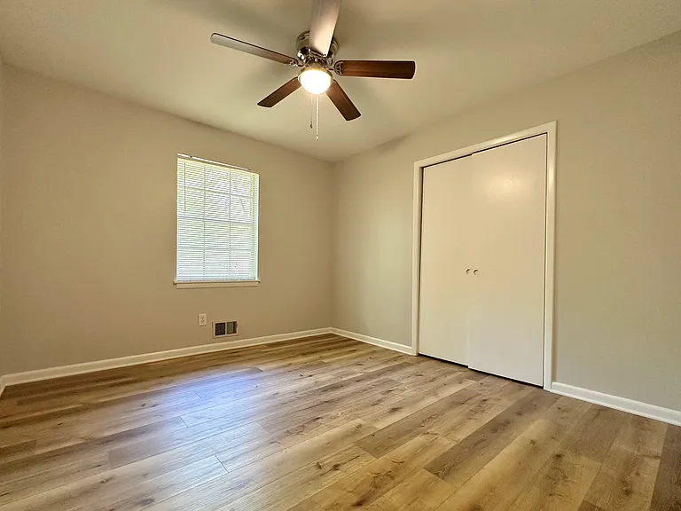 4359 Oak St — Photo 6