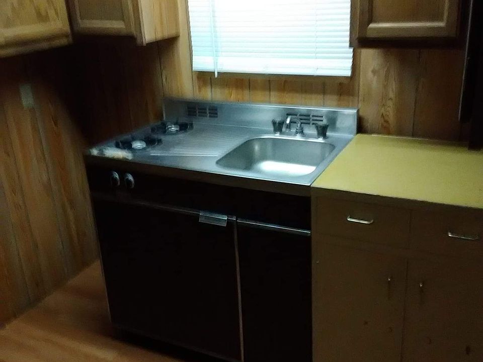 2nd image of 300 E Canyon View Ln