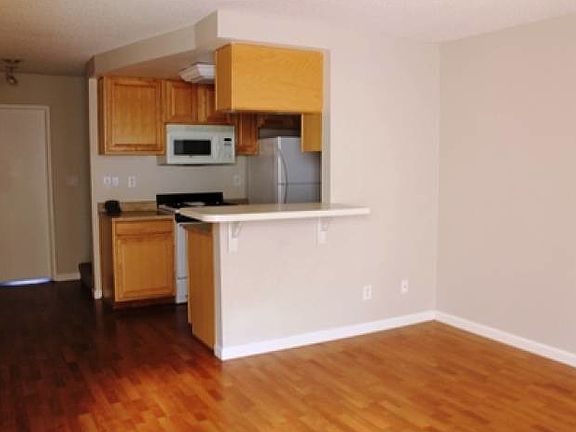 Living Room/Kitchen