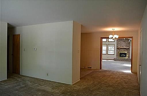 4th image of 1325 Greenfield Dr