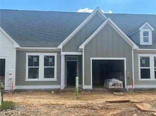 112 Harmony Cir, Cartersville, GA 30120