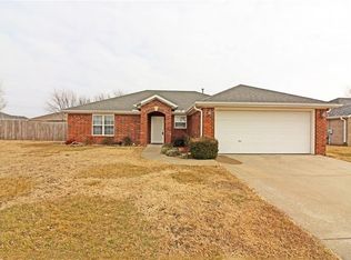 1029 Applewood Cir, Centerton, AR 72719