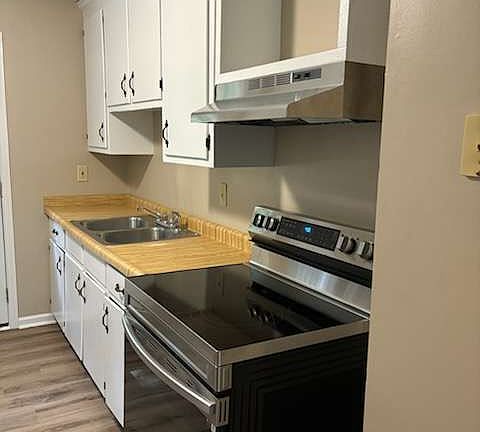 5th image of 258 Magnolia St