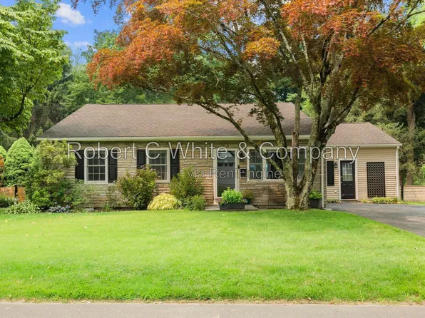 24 Topstone Dr, Bethel, CT 06801