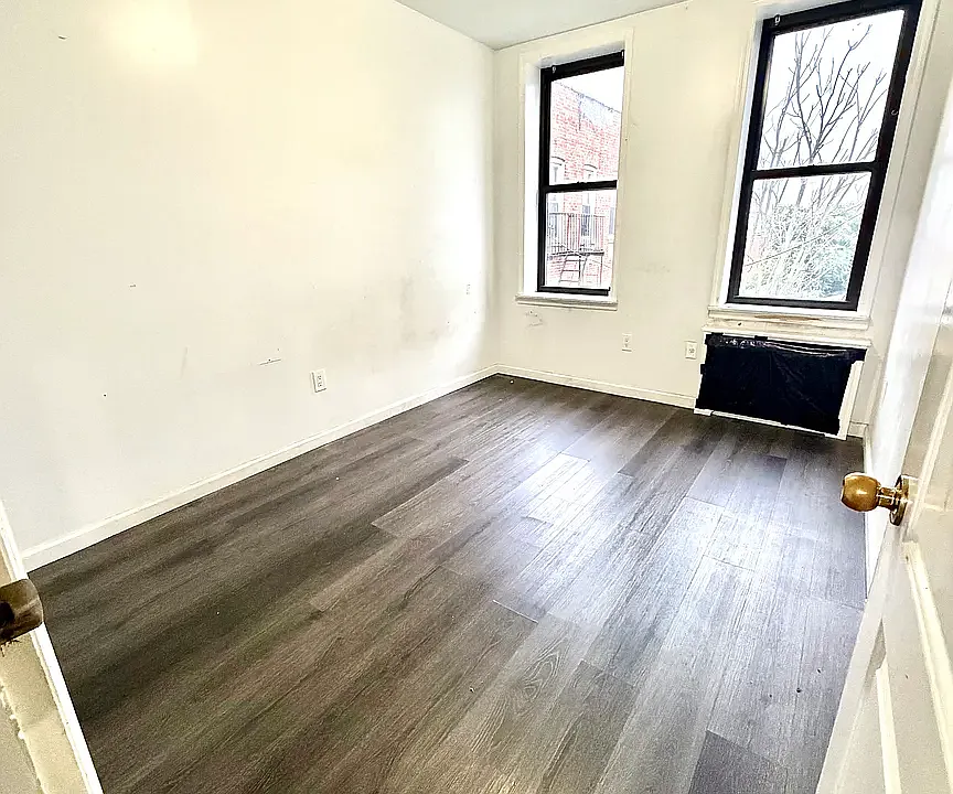 4413 8th Ave #2