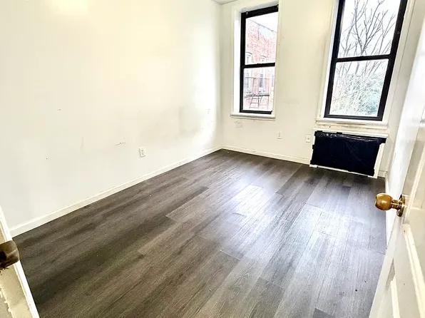 4413 8th Ave Floor 2, Brooklyn, NY 11220