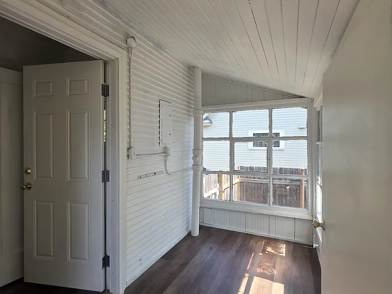 950 Capitol St NE — Photo 21