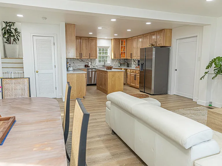 212 Ambler St — Photo 3