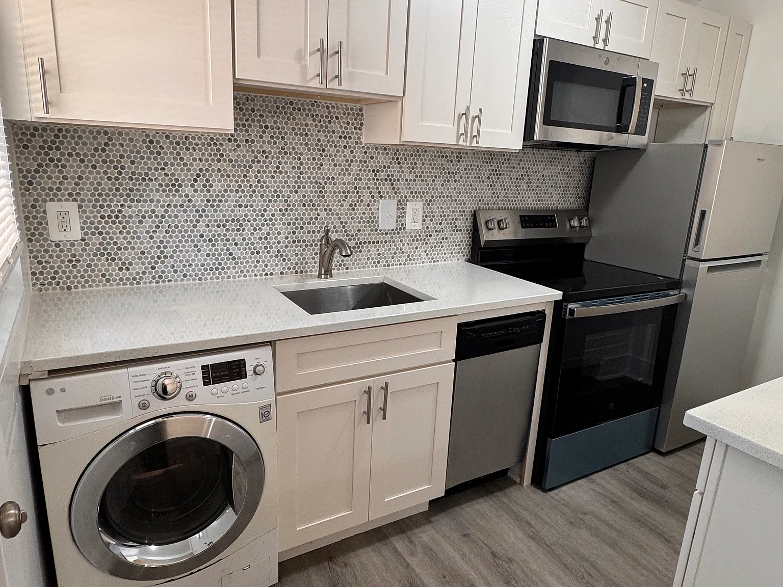 1 bed, $1,949 — Photo 2