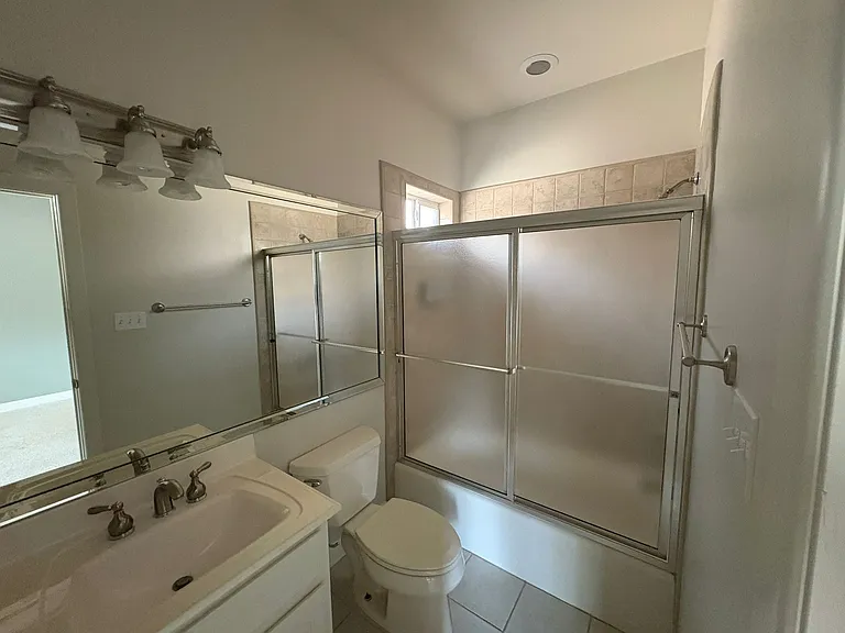 210 Rio Grande Dr — Photo 5