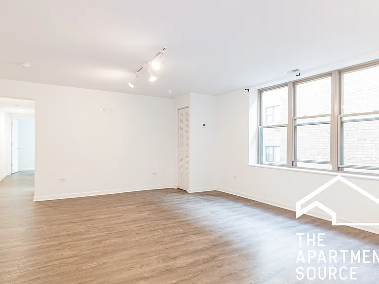 940 W Carmen Ave #411 — Photo 4