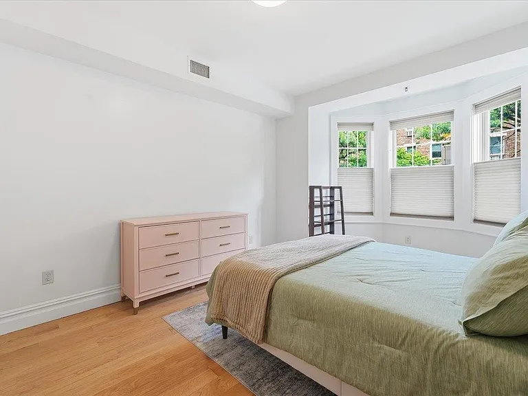 610 Madison St #1 — Photo 21