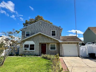41 Oakwood Drive, Shirley, NY, 11967
