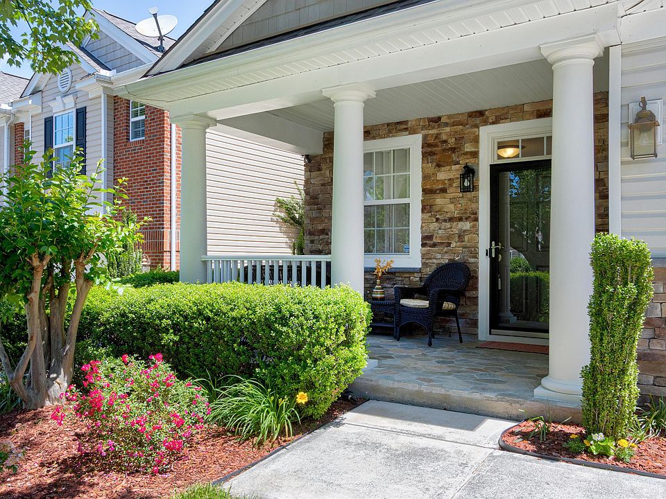 2nd image of 1141 Brookhill Way
