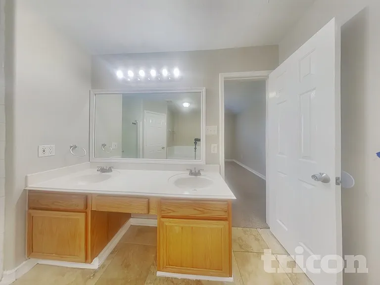 29418 Fox River Dr — Photo 13