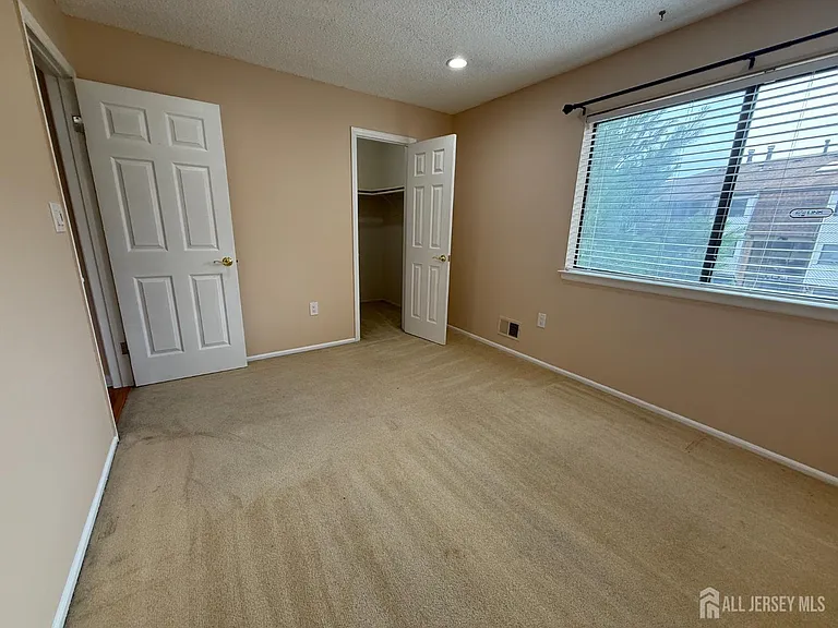 1302 Edison Glen Ter — Photo 24