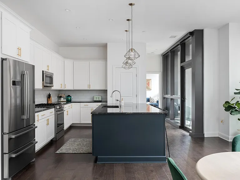 250 Spring St #313 — Photo 5