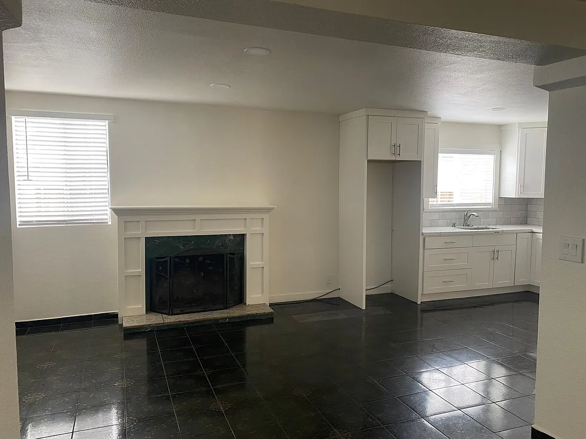 Building Photo - 115 Cortland Cir #1
