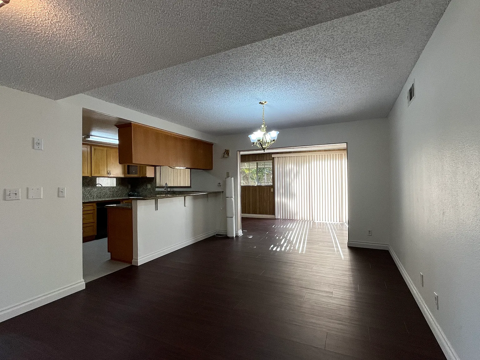 4 bed, 1753 sqft, $4,500 — Photo 2