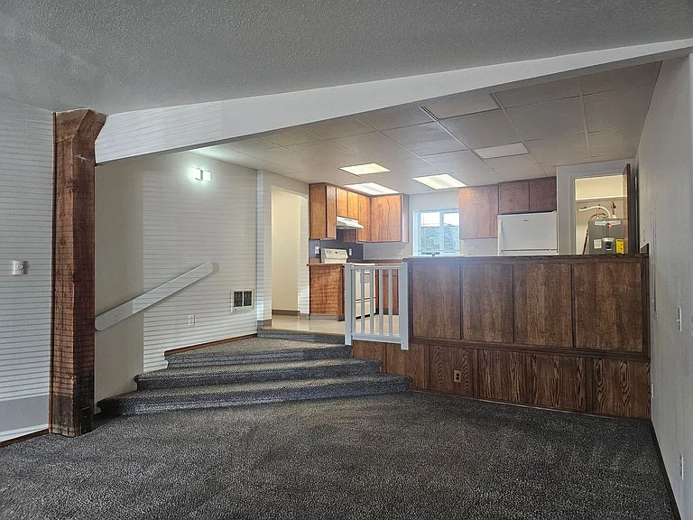 300 2nd Ave — Photo 4