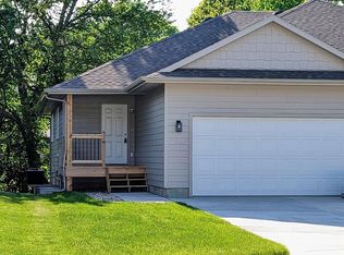 1813 N Oberg Cir, Sioux Falls, SD 57103