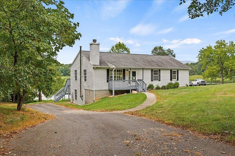 1st image of 67 Dahlia Rd