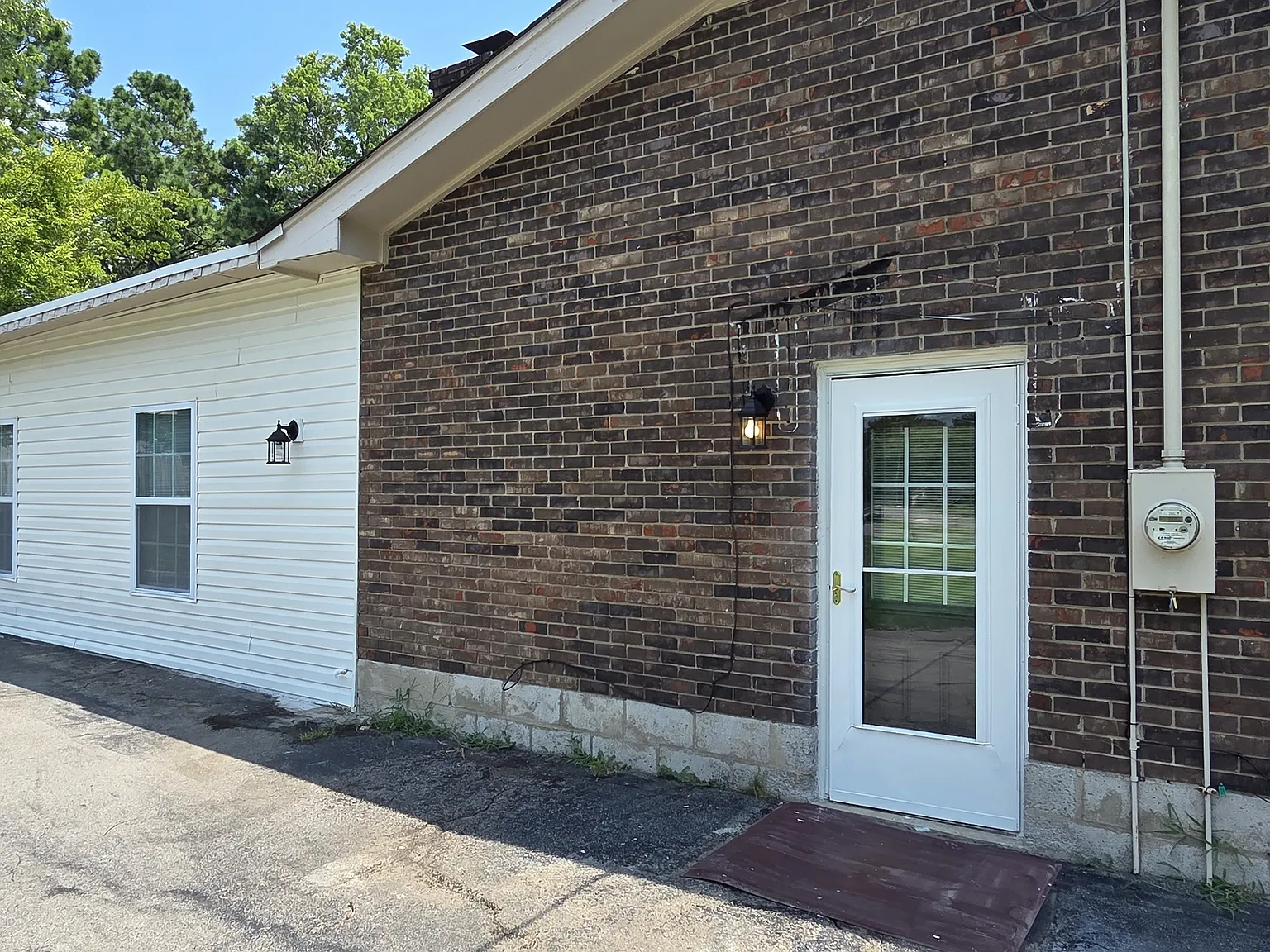 100 Southburn Drive B - B — Photo 4