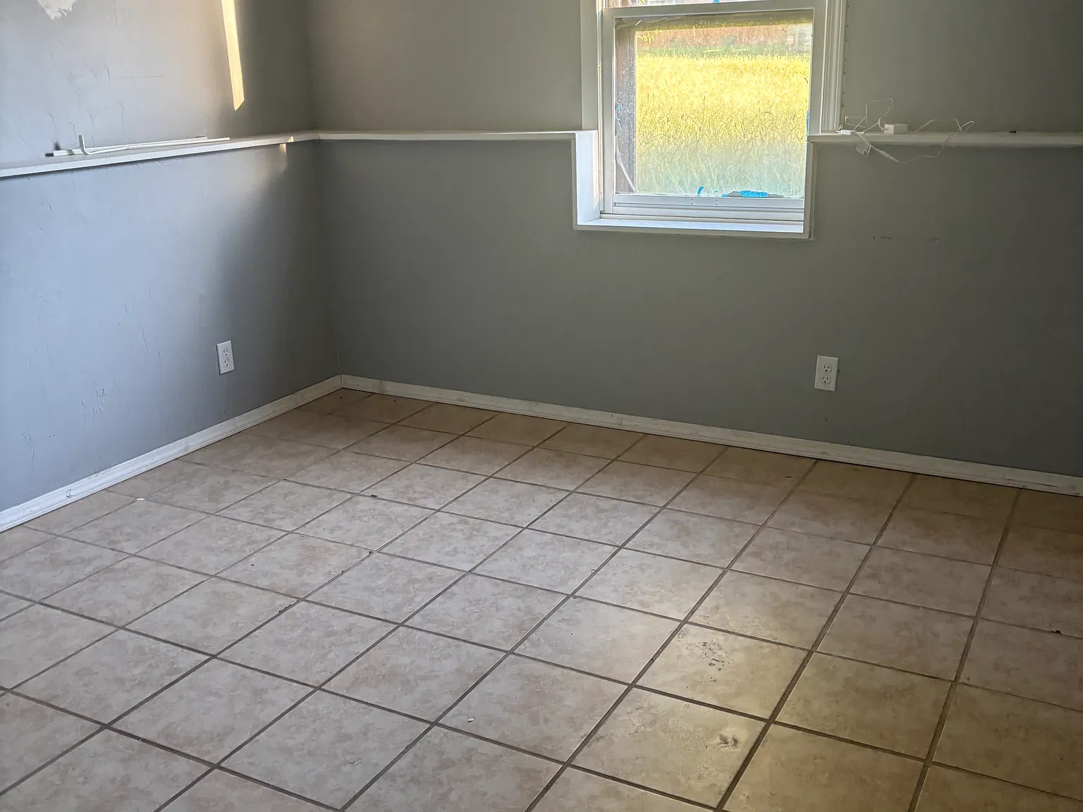 4 bed, 1.5 bath, 1304 sqft, $1,500 — Photo 2