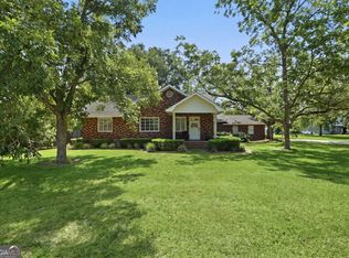 513 N Caswell St, Glennville, GA 30427