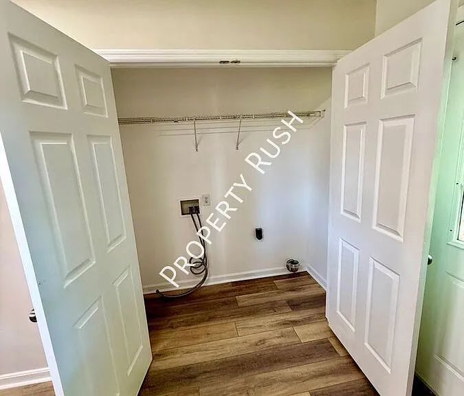 709 N Holly St — Photo 12