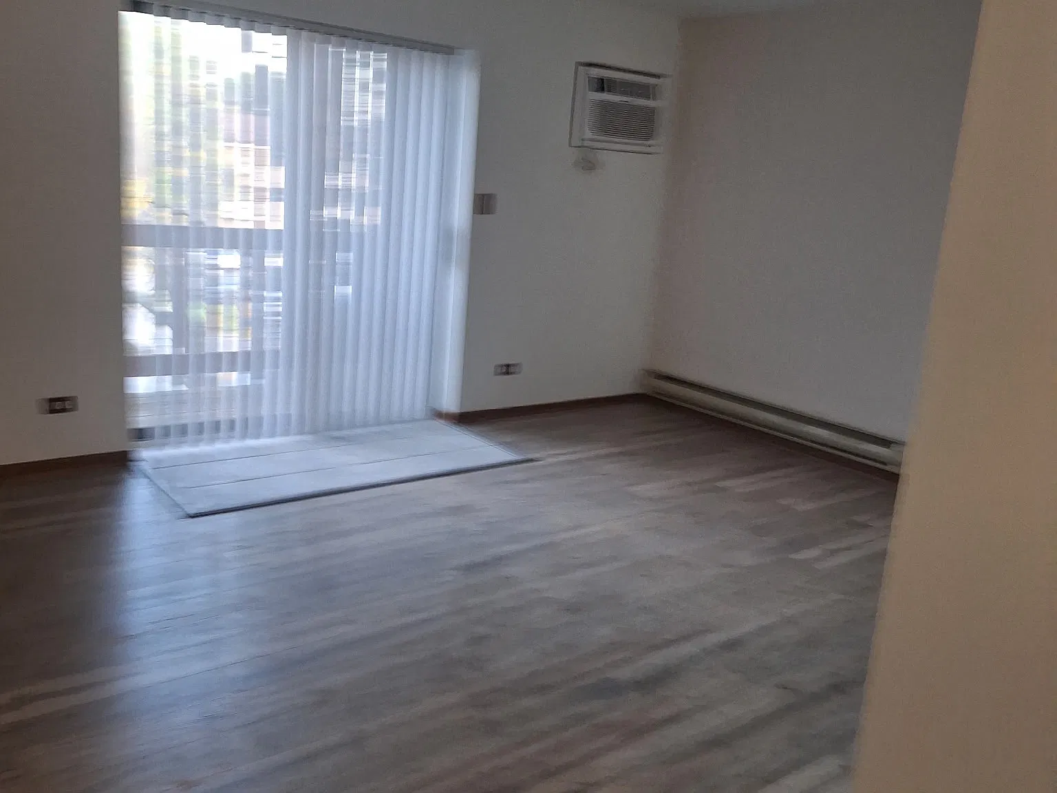 2 bed, 950 sqft, $1,850 — Photo 2