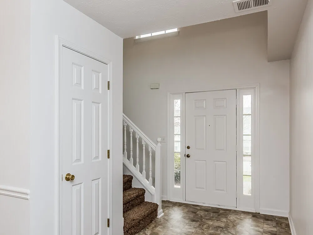 4 bed, 2.5 bath, 2021 sqft, $2,365 — Photo 2