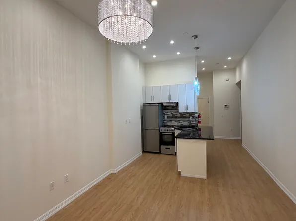 308 West 48th Street image 1 of 9