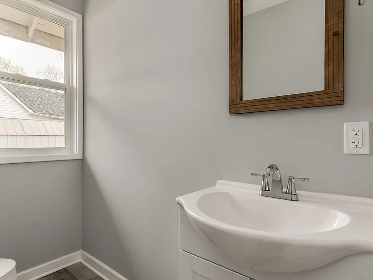 4139 Lloyd St — Photo 15