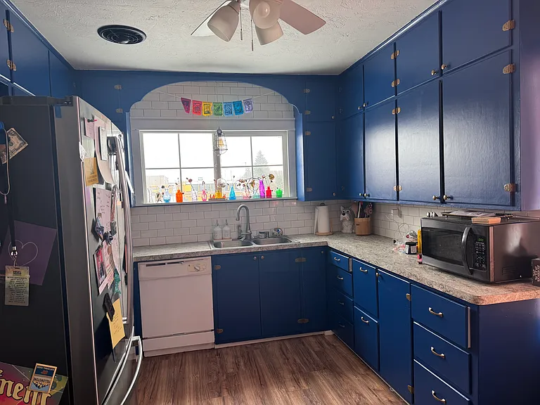 302 W Main St — Photo 2