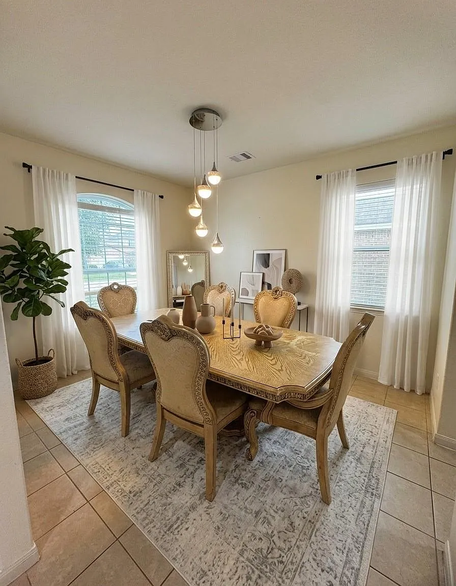 3 bed, 2.0 bath, 1619 sqft, $2,200 — Photo 4