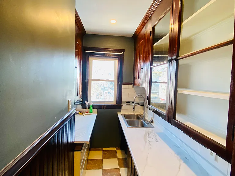 97 Raymond St #3 — Photo 9