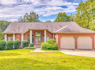 545 Hunter Point Cv, Muscle Shoals, AL 35661