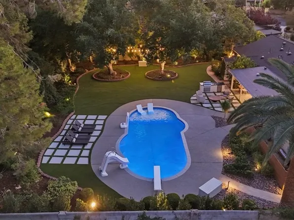 217 Campbell Dr, Las Vegas, NV 89107