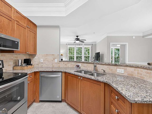 3rd image of 335 Ashford Cir
