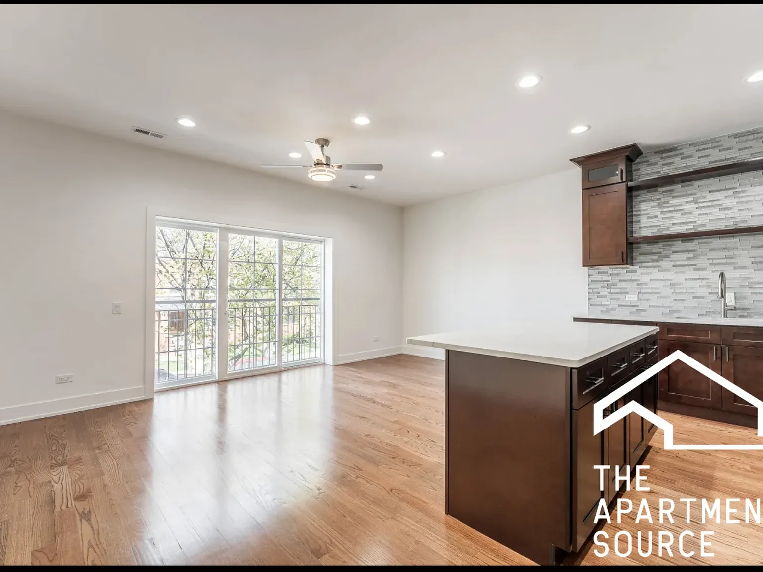 3 bed, 1300 sqft, $3,850 — Photo 4