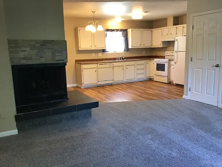 8640 E 10th Ave #A — Photo 5